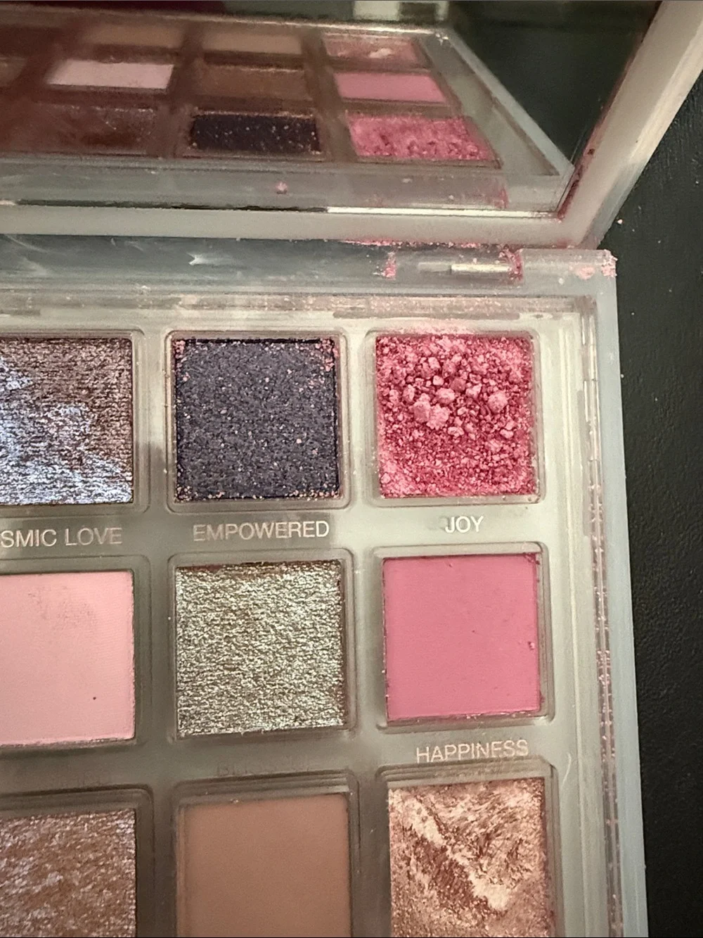 HUDA BEAUTY palette showcasing
